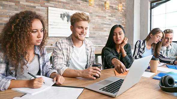 PFISTERER_Ausbildung-duales_Studium_590x330px.jpg PFISTERER_Ausbildung-duales_Studium_590x330px.jpg