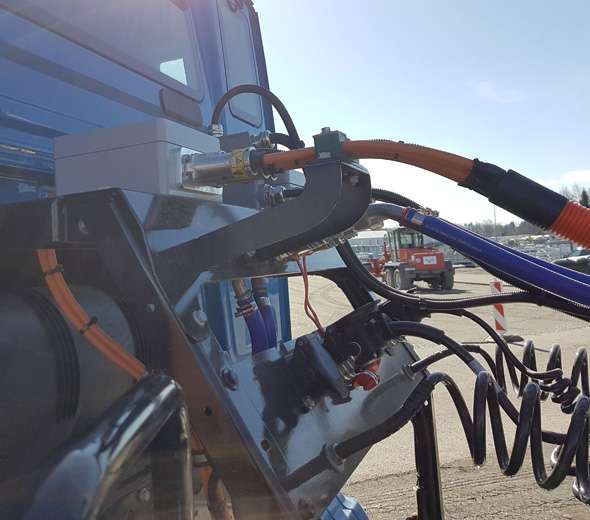 HVC8_am_LKW.jpg HVC8_am_LKW.jpg